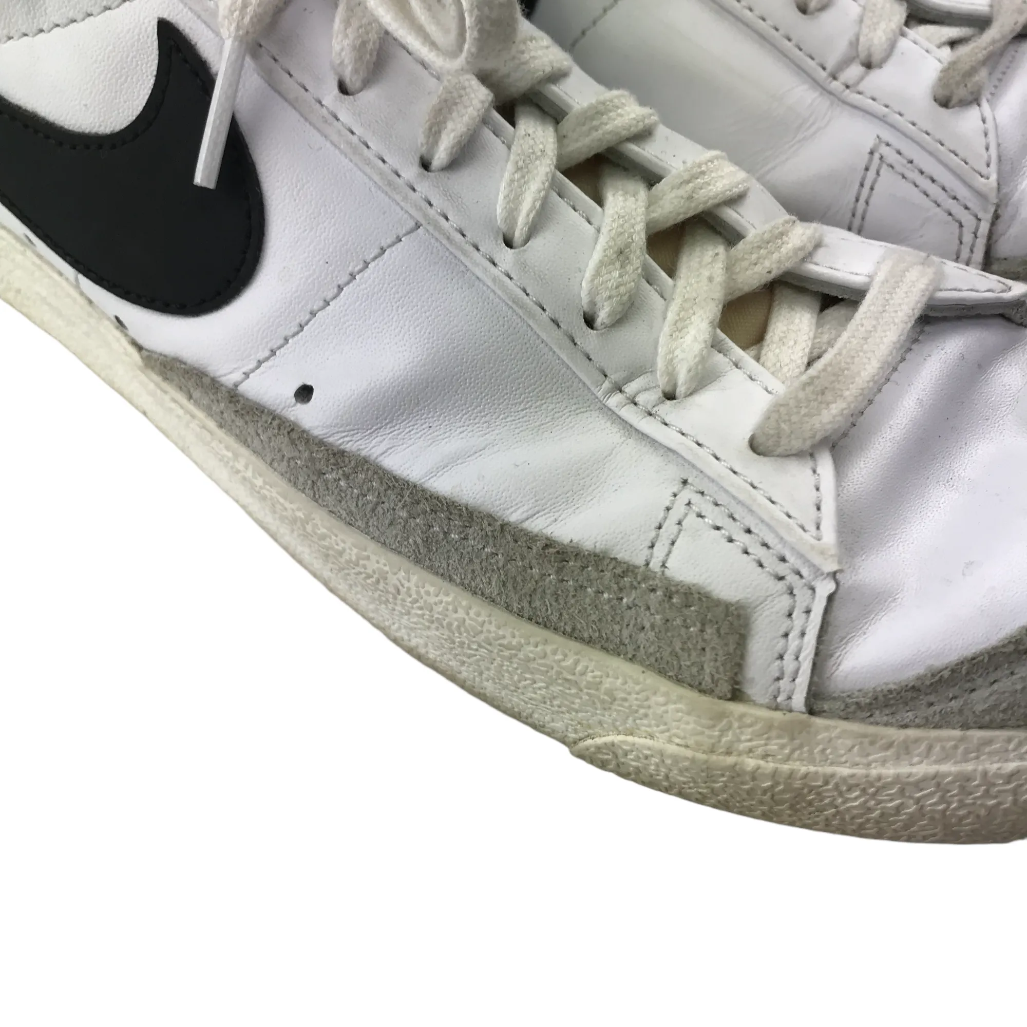 Nike Trainers Shoe Size 9 White Flat Soles with Laces