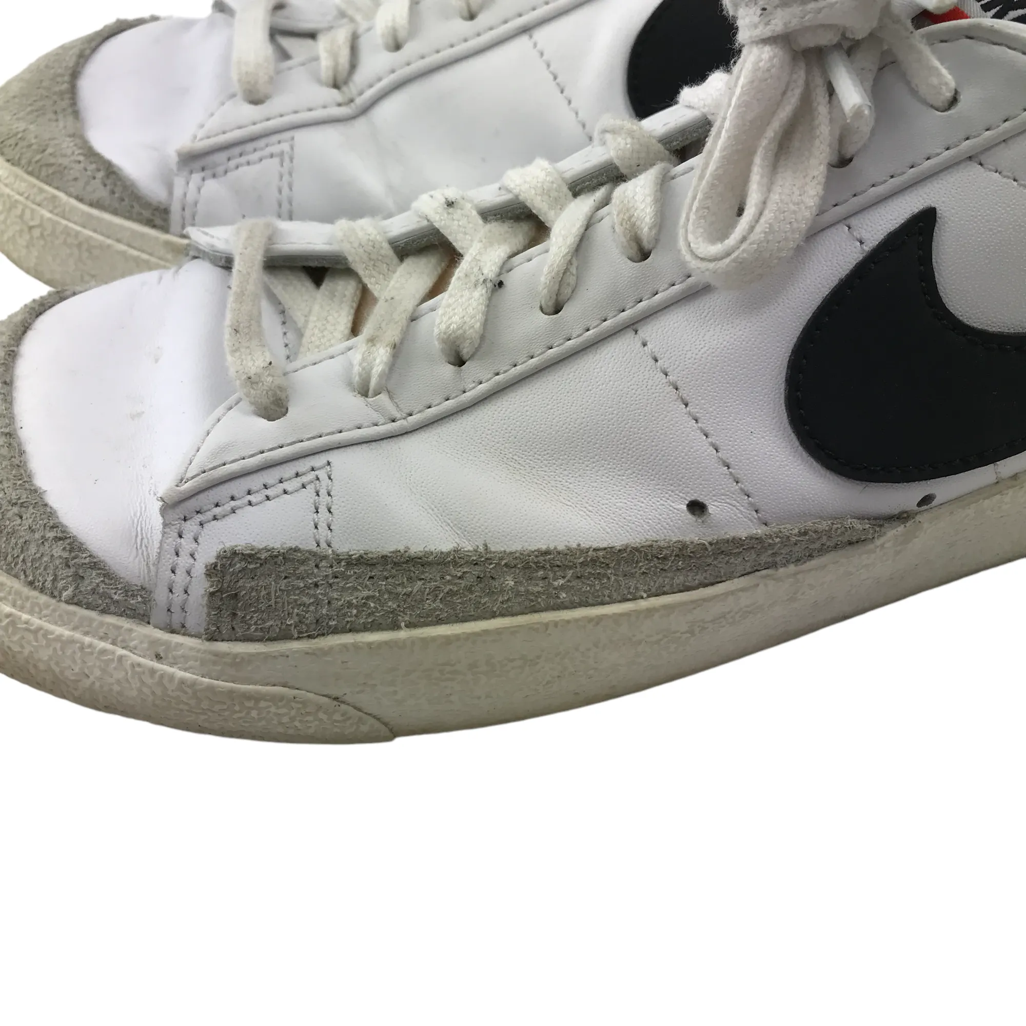 Nike Trainers Shoe Size 9 White Flat Soles with Laces