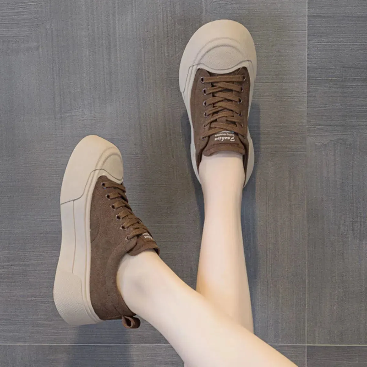 Round Toe Lace Up Platform Sneakers