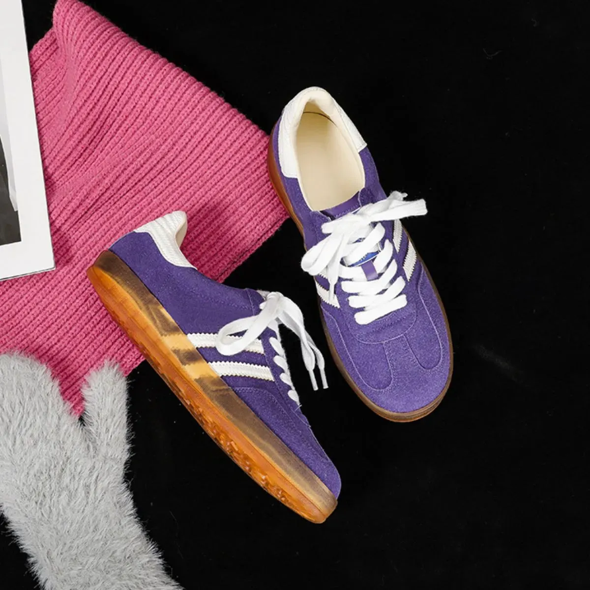 Side Striped Round Toe Lace Up Sneakers