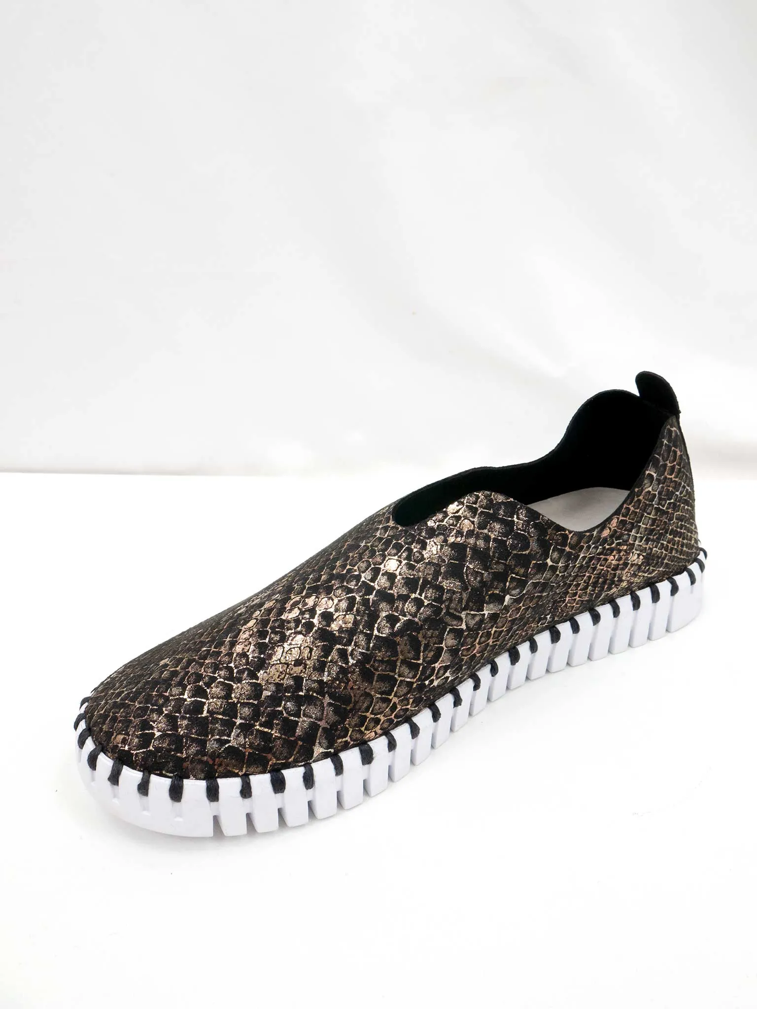 Tulip 0008 Slip-On Shoe in Snake Print Black